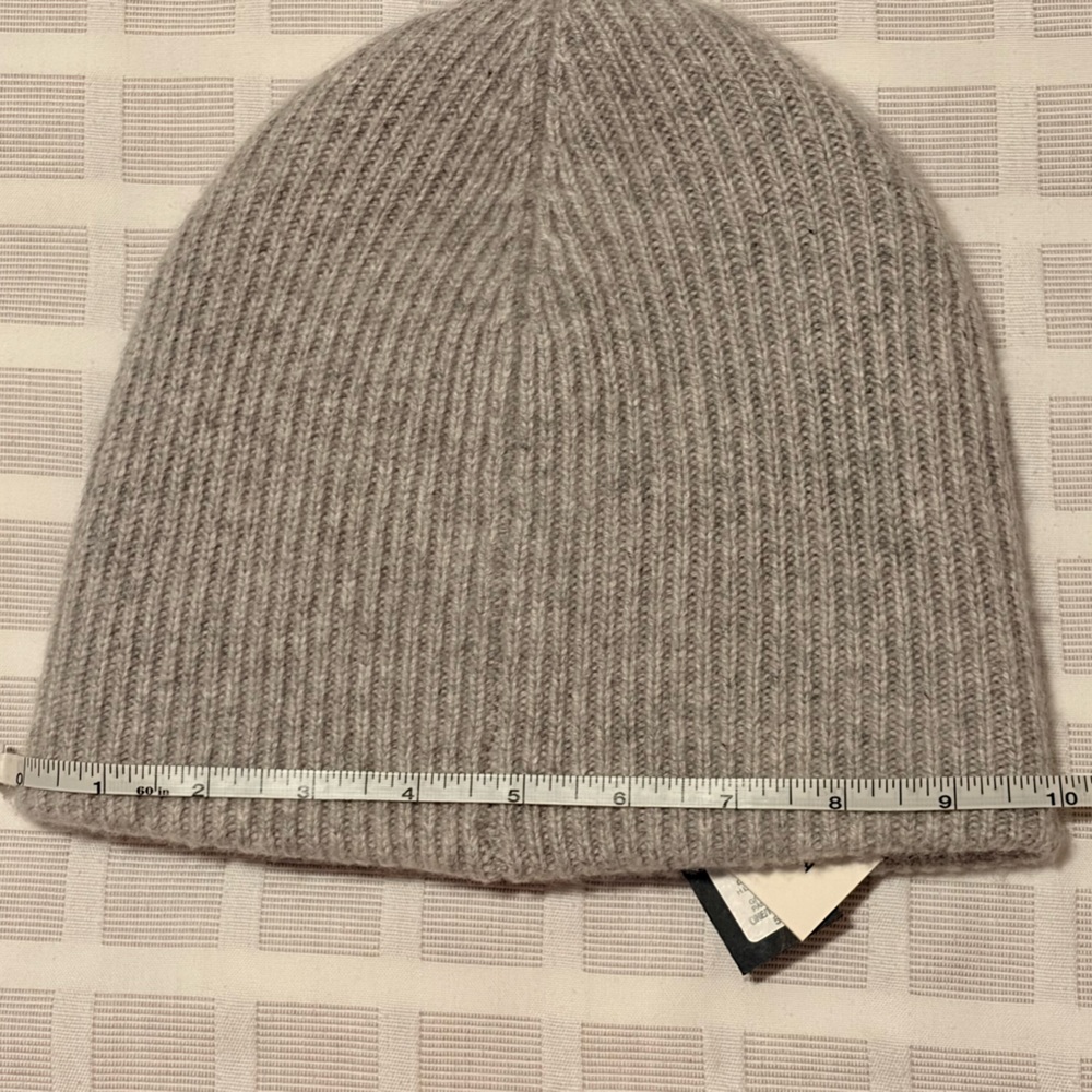 Babaton 100% Cashmere Light Gray Knit Toque - Picture 10 of 12